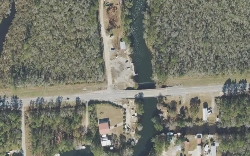 Aerial photo of the area around Alaqua Creek Park Public Boat Launch, Walton County