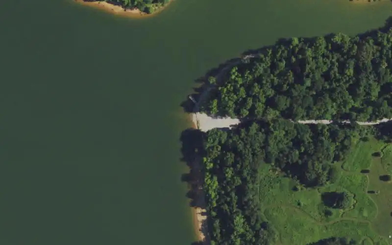 Aerial photo of the area around Barren River Lake WMA, Barren County