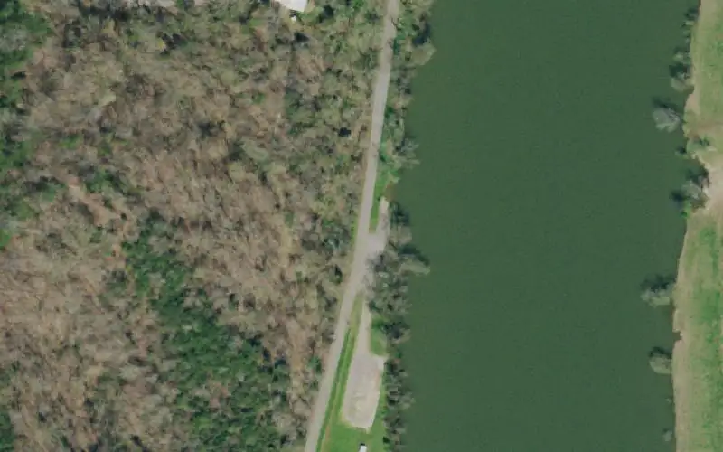 Aerial photo of the area around Cruze Landing, Knox County