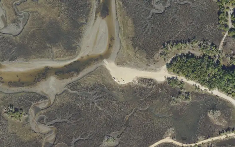 Aerial photo of the area around Dewey Allen Park Boat Ramp at Vassey Creek (Caution: Shallow Tidal Creek), Levy County
