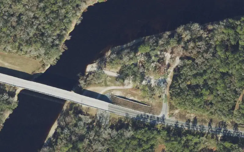 Aerial photo of the area around Dowling Park Public Boat Ramp, Suwannee County