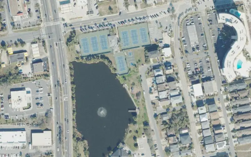 Aerial photo of the area around Huguenot Park Fish Management Area Hand Launch, Duval County