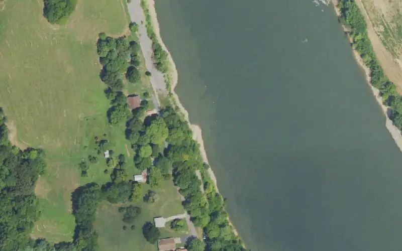 Aerial photo of the area around Iuka, Livingston County