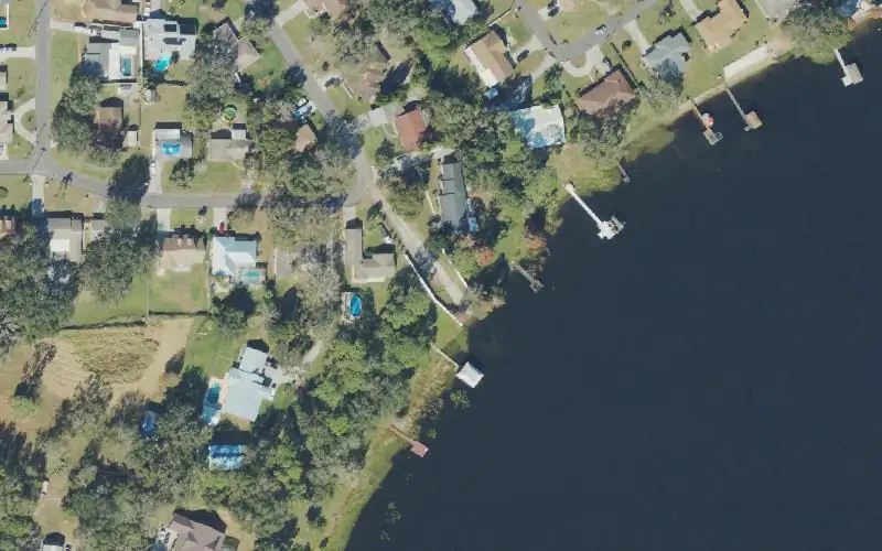Aerial photo of the area around Lake Daisy Public Boat Ramp, Polk County