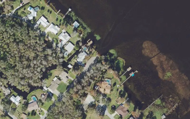 Aerial photo of the area around Lake Pierce Public Boat Ramp (Limited Parking), Polk County