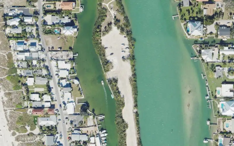 Aerial photo of the area around Nokomis Beach Public Boat Ramp, Sarasota County