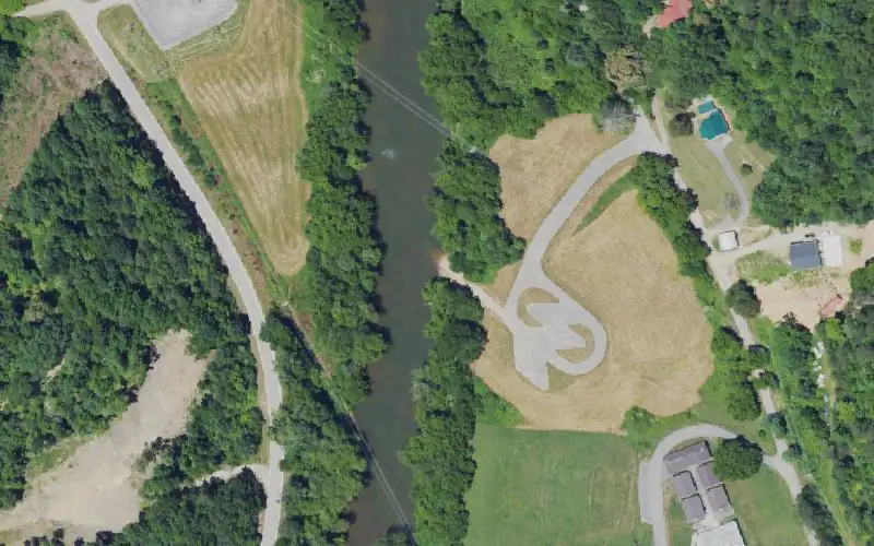 Aerial photo of the area around Oneida Ramp, Clay County