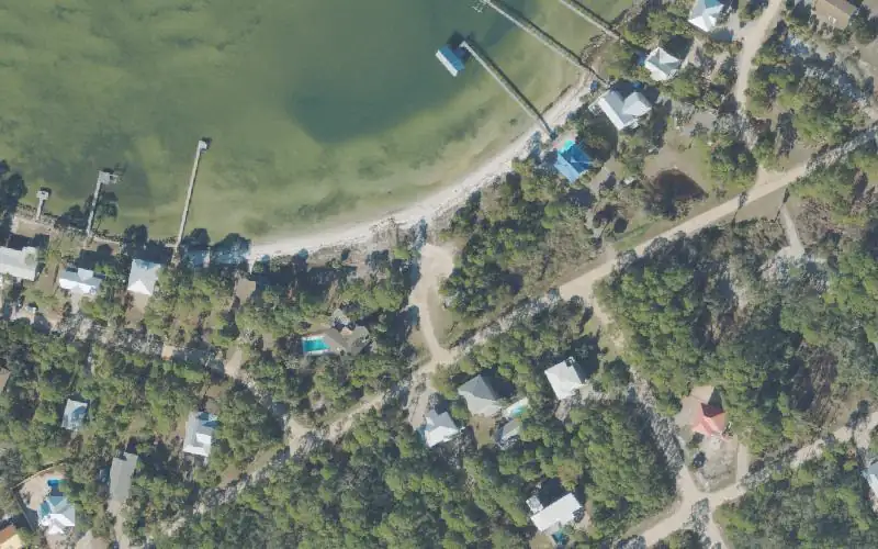 Aerial photo of the area around Regatta Park Kayak Beach, Franklin County