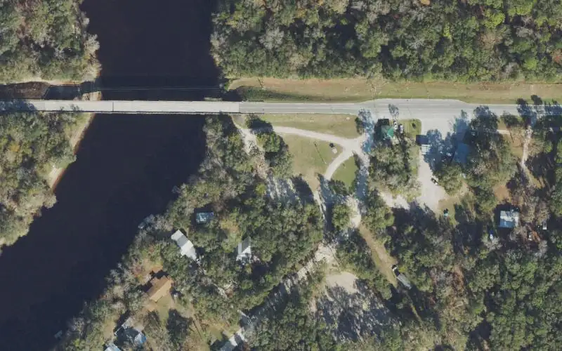 Aerial photo of the area around Rock Bluff Ferry Landing Park (Gilchrist County), Gilchrist County