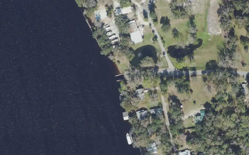 Aerial photo of the area around Shell Harbor Public Boat Ramp, Putnam County