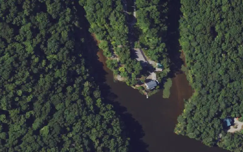 Aerial photo of the area around Sherwood Point, Muhlenberg County