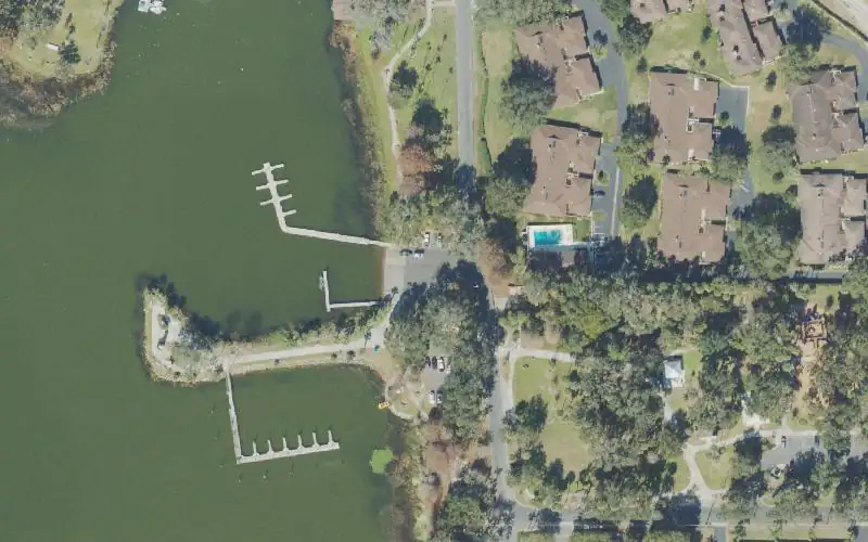 Aerial photo of the area around Simpson Cove Mount Dora Boat Ramp, Lake County