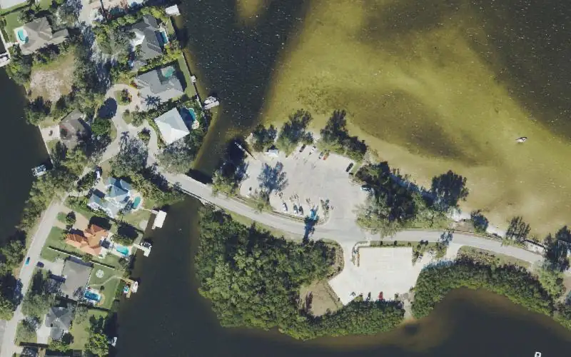 Aerial photo of the area around Warner's Bayou Public Boat Ramp, Manatee County